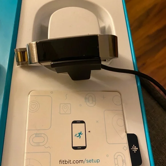 Fitbit Alta - Picture 3 of 4